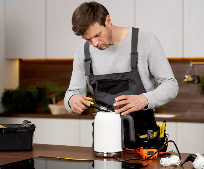 Skilled Blender Technicians: Your Small Appliance Repair Experts for Dorchester, MA